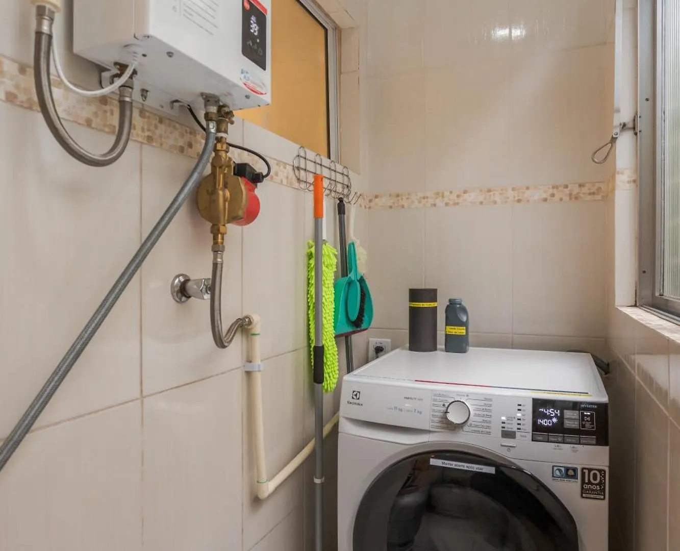 Apto Proximo Ao Parque Moinhos Com 2 Quartos E Vaga De Garagem Porto Alegre Apartment